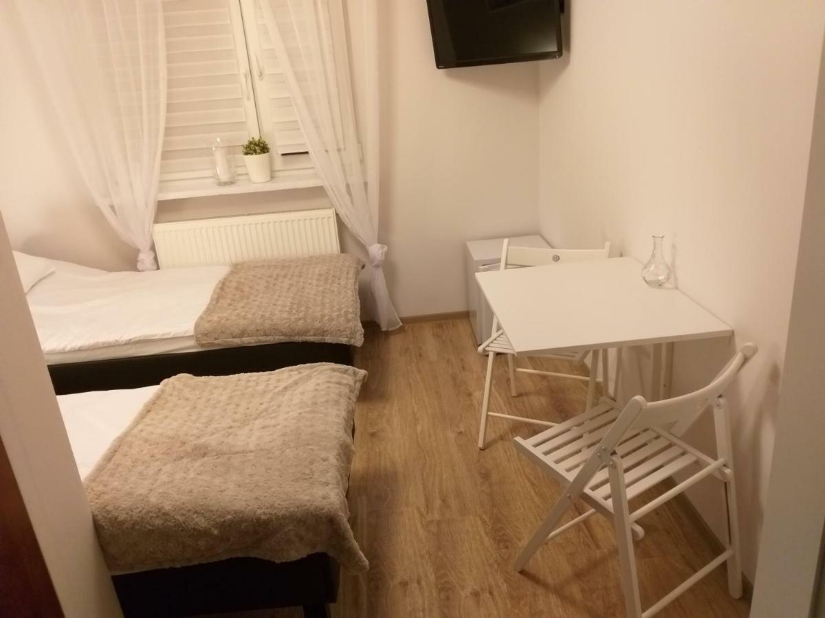 Pokoje Goscinne Venezia Czaplinek Buitenkant foto