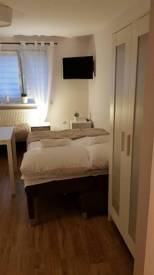 Pokoje Goscinne Venezia Czaplinek Buitenkant foto