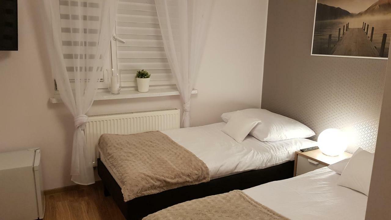 Pokoje Goscinne Venezia Czaplinek Buitenkant foto