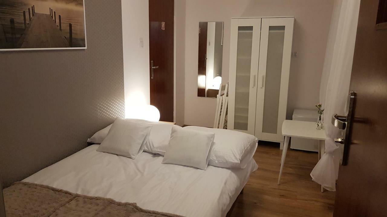 Pokoje Goscinne Venezia Czaplinek Buitenkant foto