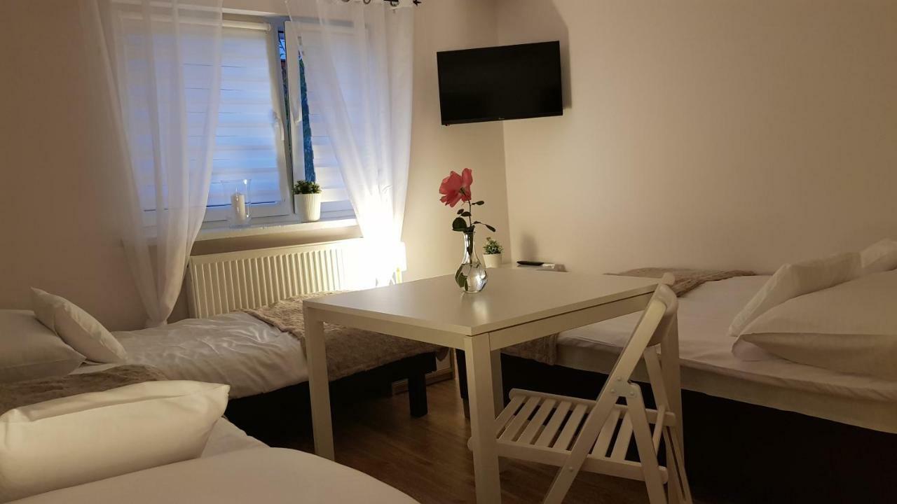 Pokoje Goscinne Venezia Czaplinek Buitenkant foto