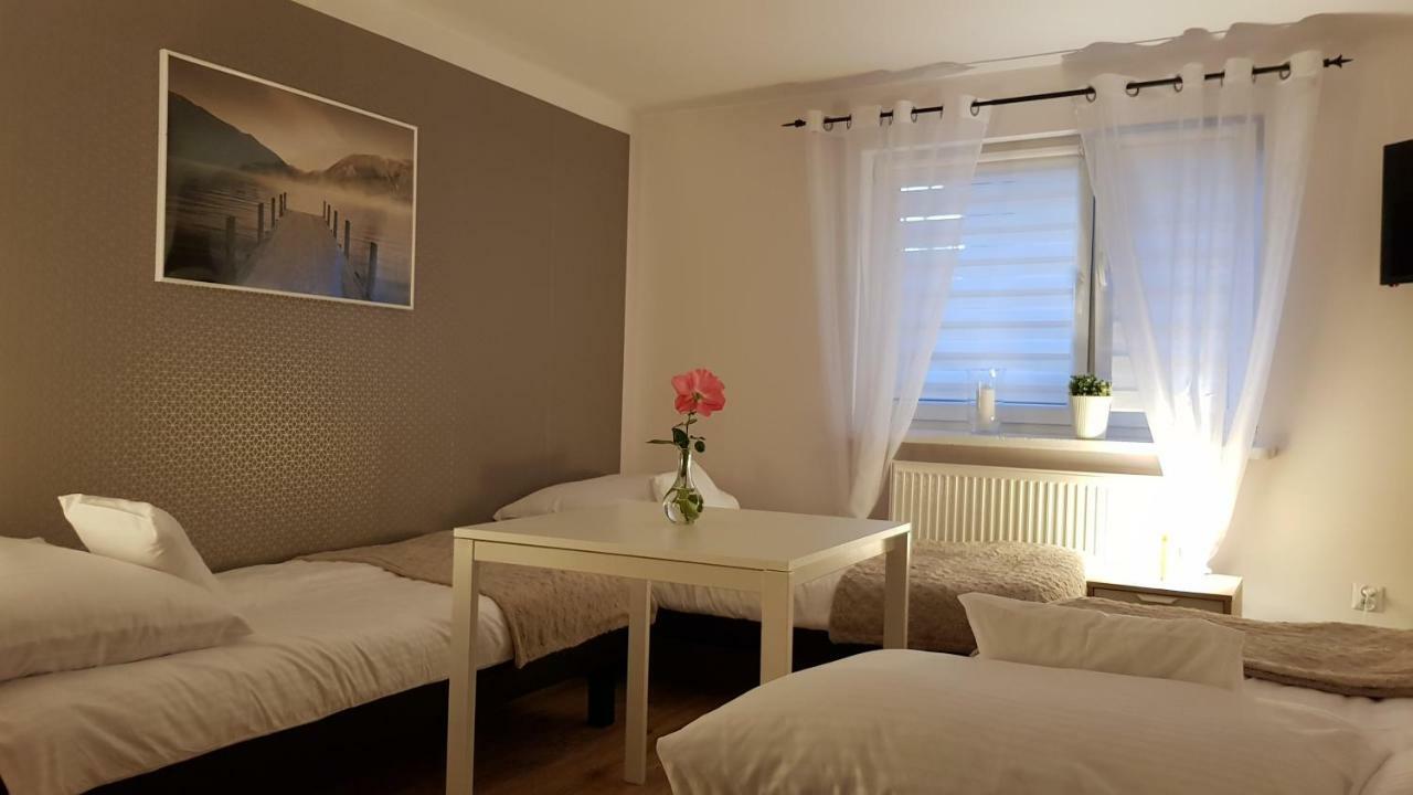 Pokoje Goscinne Venezia Czaplinek Buitenkant foto