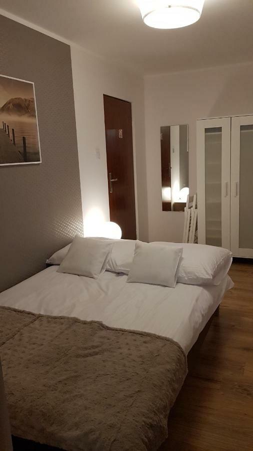 Pokoje Goscinne Venezia Czaplinek Buitenkant foto
