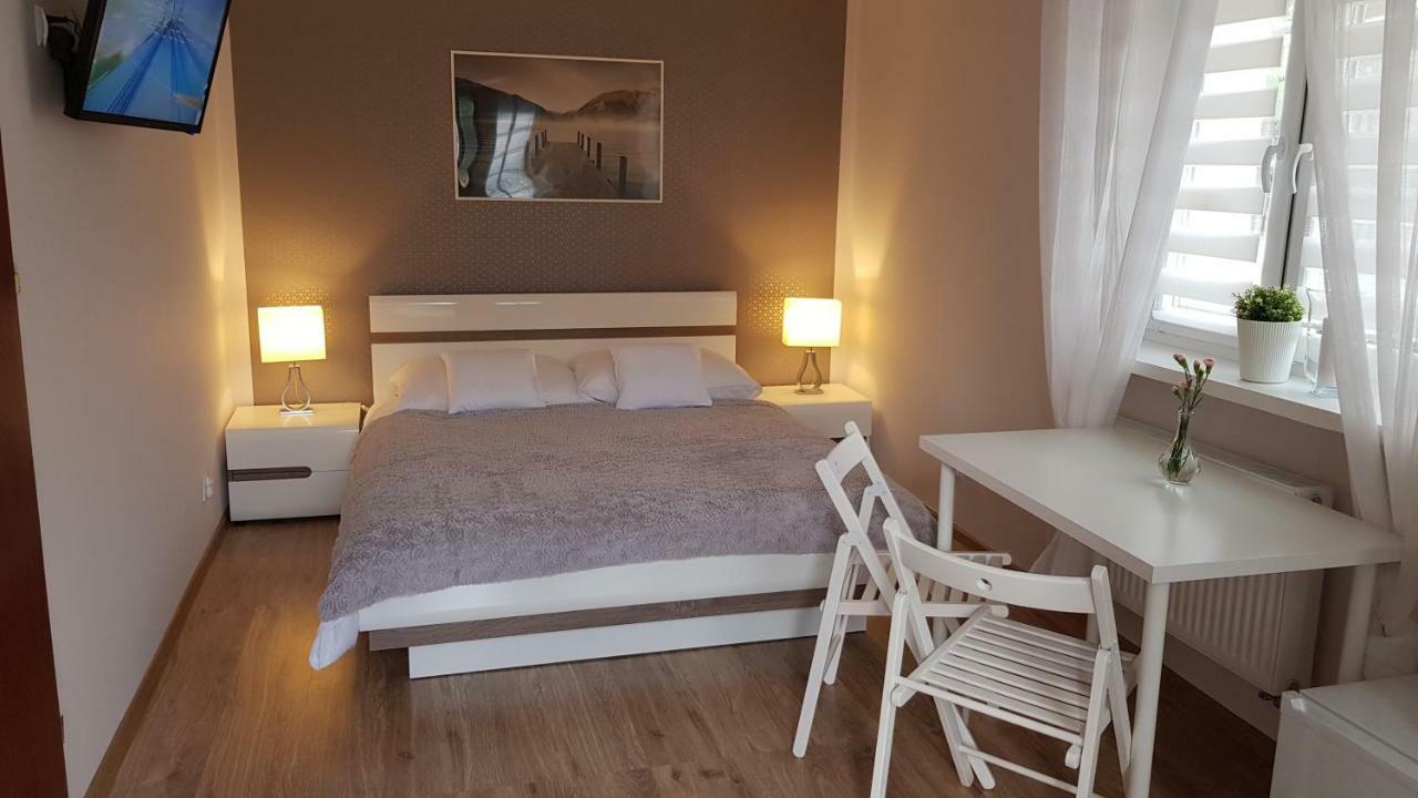 Pokoje Goscinne Venezia Czaplinek Buitenkant foto